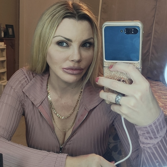 Please like for live shows - Picture 9 of 12